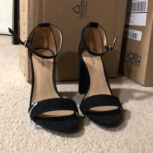 High black block heeled shoe